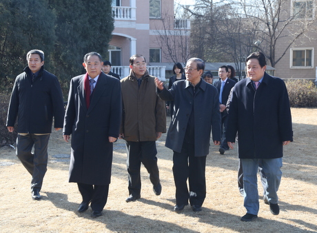 朝鲜驻华大使在和苑博物馆为和平景观石揭幕
