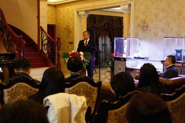 Chinese and Overseas Financiers Celebrate Women’s Day at Peace Garden Museum