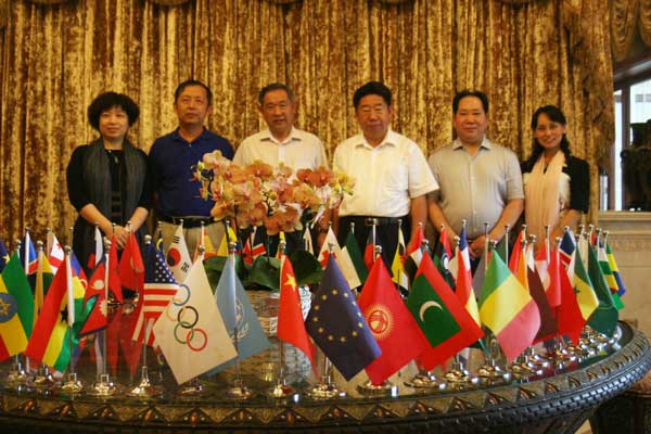 中国世界和平基金会与济南大学推广和平教育