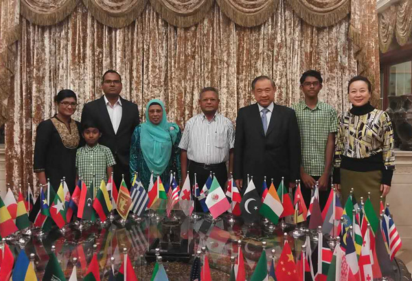 Maldivian Ambassador and MP visit the Peace Garden