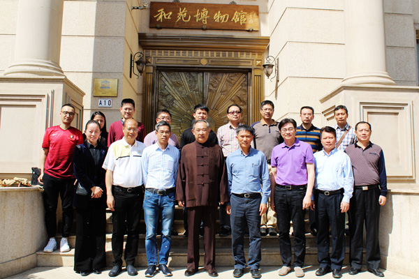 A NPC delegation from Shunde visits Beijing Peace Garden Museum