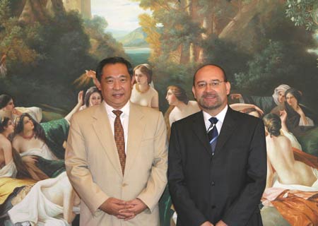 塞舌尔驻华大使和苑提诗寄语和平
