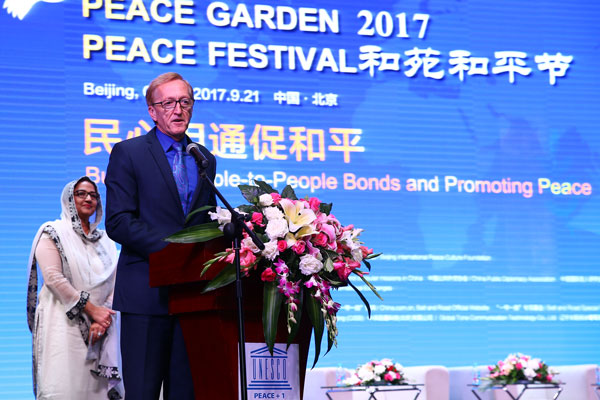 Mr. Douglas K. Prescott, principal of the Canadian International School of Beijing, delivered remarks