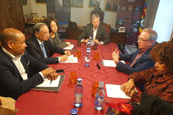中国世界和平基金会与瓦伦西亚建立友好关系