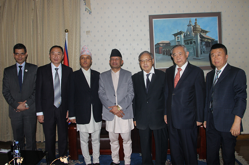 President Li Met with the Nepalese Foreign Minister and Presented the Peace Ambassador Medal