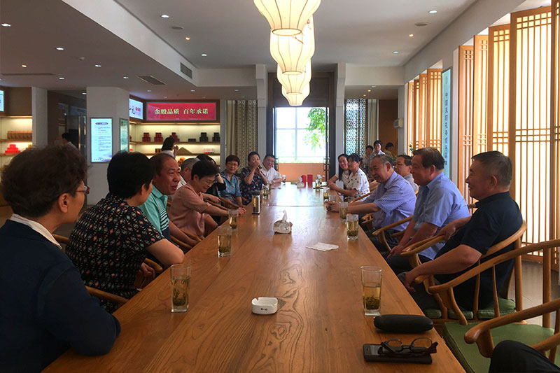 Beijing International Peace Culture Foundation Visited Time-honored Zhang Yiyuan Tea Production Base