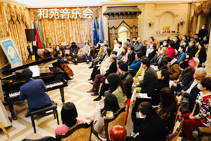 Famous cellist plays spring music in Heyuan Museum