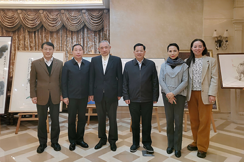 Beijing Federation of Returned Overseas Chinese Paid a Visit to Peace Garden