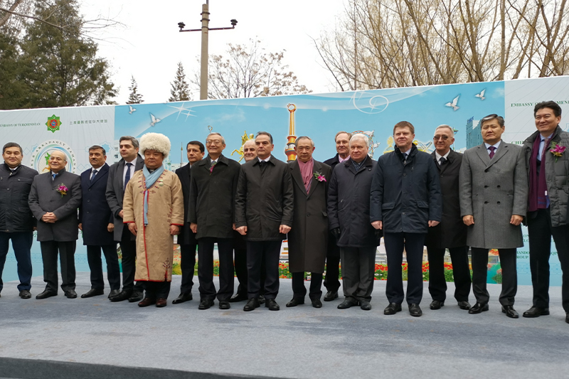 李若弘与多国大使及国际组织代表共度“诺鲁孜节”