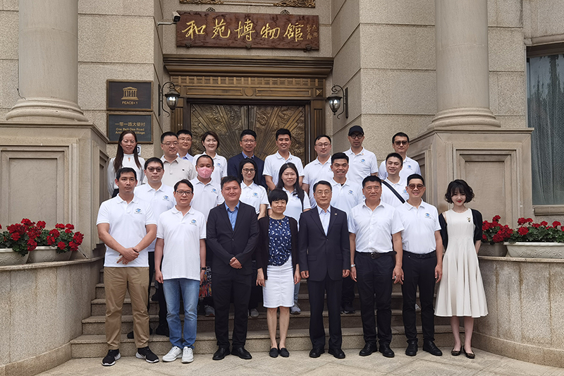 Gathering Consensus in Peace Garden, Patriotic Love from Hong Kong Outstanding Youths Delegation