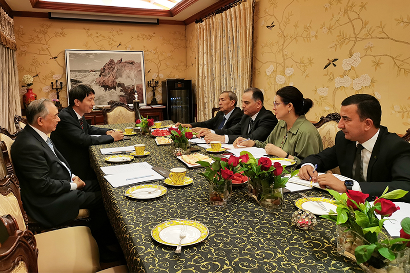 李若弘主席与土库曼斯坦驻华大使一行进行工作会谈