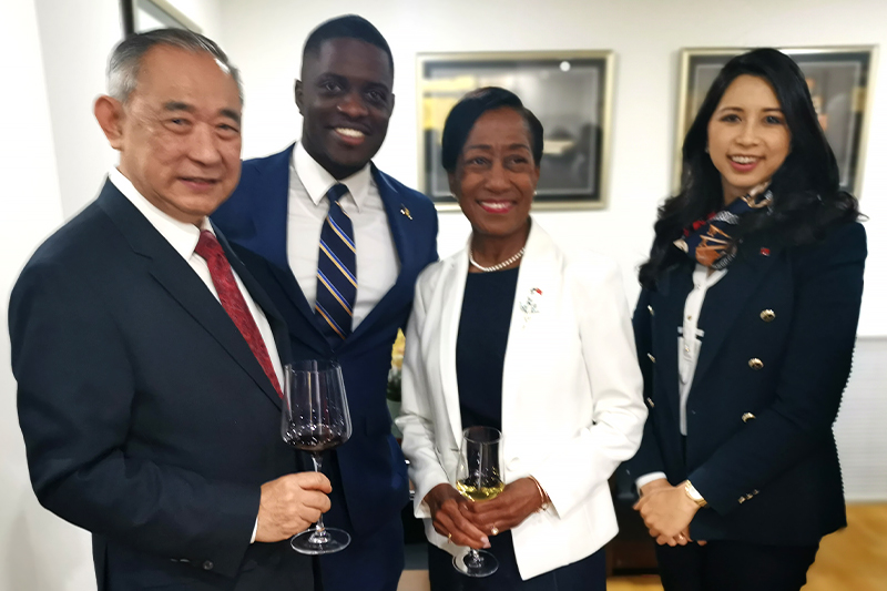 李若弘出席巴哈马使馆活动与加勒比国家合作
