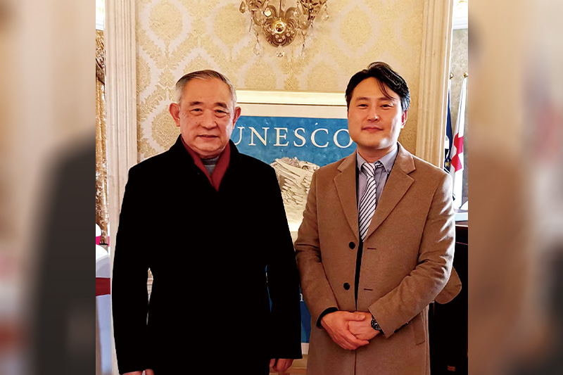 李若弘与韩国政务参赞畅谈中韩两国和多边合作